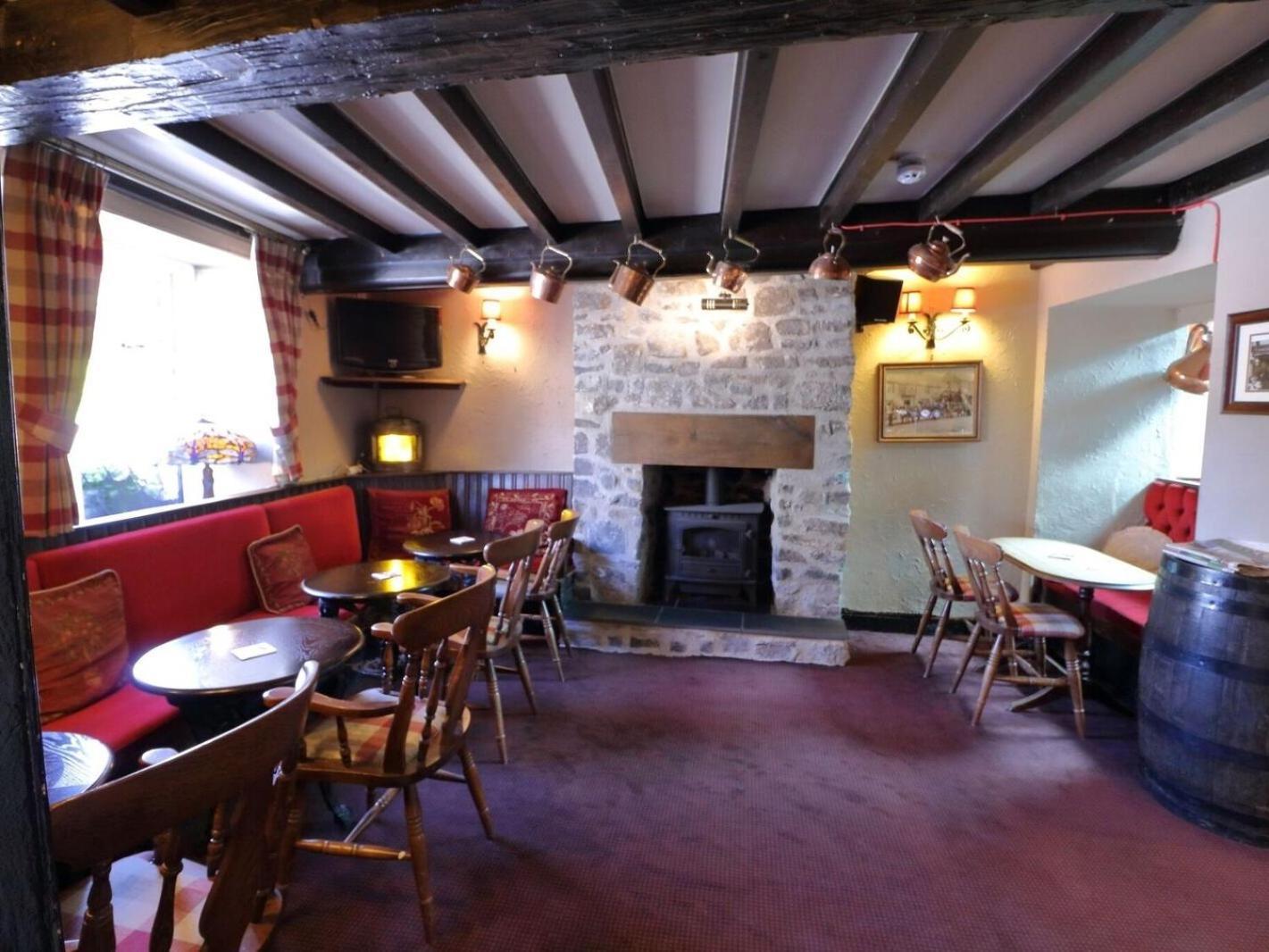 Ye Olde Cheshire Cheese Inn Castleton  Exterior photo